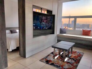 1 dormitorio, tabla de planchar con plancha, wifi y ropa de cama