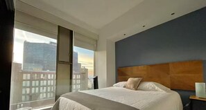 5 chambres, fer et planche à repasser, Wi-Fi, draps fournis