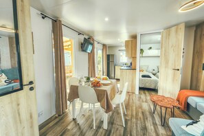 Dining - Dreamy Lodge - Beach 100m away, bungalow ideal for families - 4* campsite (Canet-en-Roussillon)