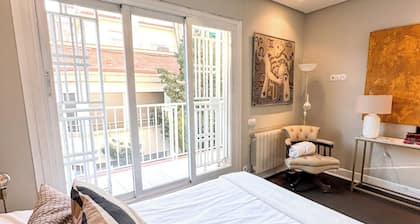 Beautiful and elegant apartment in the center of Barcelona