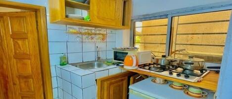 Refrigerador, microondas, parrilla de estufa y lavavajillas