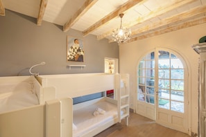 4 camere, ferro/asse da stiro, Wi-Fi, lenzuola