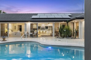 Pool - Luxury Mooloolaba Retreat with Spa and Pool (Mooloolaba)