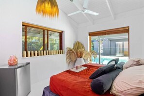5 bedrooms, travel cot, WiFi, bed sheets - Desert Flame | Private Oasis near the Beach (Marcus Beach)