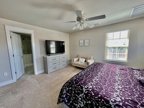3 bedrooms, iron/ironing board, WiFi, bed sheets