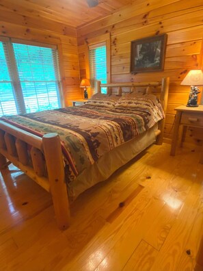 4 多间卧室、熨斗/熨衣板、免费 WiFi、床单