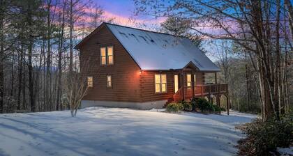 *New Listing* Log Cabin in Lake Lure ~ Hot Tub ~ Fire pit