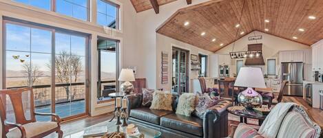 Smart-tv och eldstad