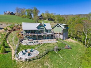 Exterior - Sunbird Cabin at MontEagle - new, EV charger, hot tub, King rooms (Banner Elk)