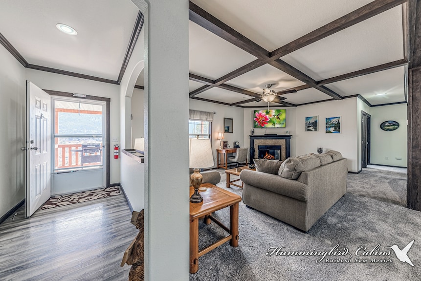 Tr Green's House | Relax, Soak & Stay Close To The Action In Ruidoso Downs - Ruidoso Downs, NM