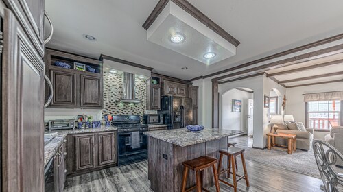 TR Greens House: w/ Hot tub, close Hose Racing Action