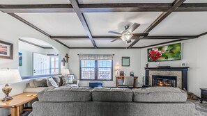Smart TV - TR Green's House | Relax, Soak & Stay Close to the Action in Ruidoso Downs (Ruidoso Downs)