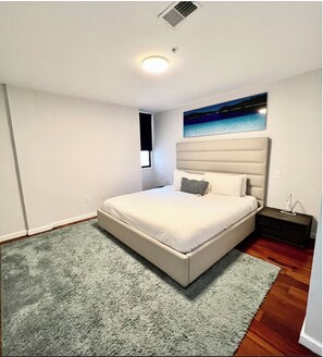 2 bedrooms, iron/ironing board, WiFi, bed sheets - Escape to the City in this wonderful 2bd Apt steps from Convention Center! (Philadelphia)