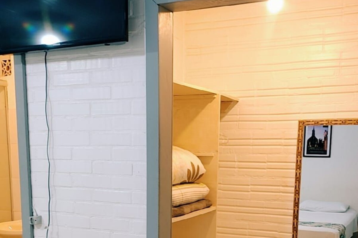 经典双人房 | 迷你吧、免费 WiFi、床单