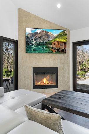 内装. Luxury retreat in prime location close to entertainment, restaurants & shopping