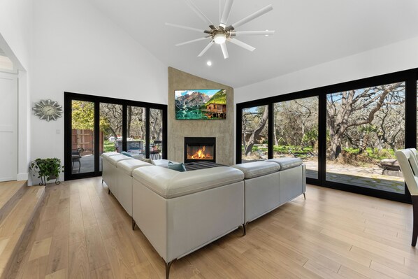 Smart TV, fireplace, computer monitors