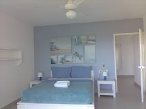 3 bedrooms, desk, iron/ironing board, WiFi