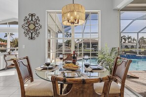 Dining - Gulf Access, Dock with Tiki, Heated Pool & Pool Table - Mango Paradise-Roelens (Cape Coral)
