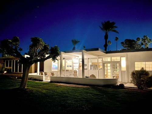 3-bedroom house w/pool near Tennis Garden - No Cleaning Fee
