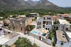Exterior - New stylish villa with heated pool & jacuzzi! (Melidoni)