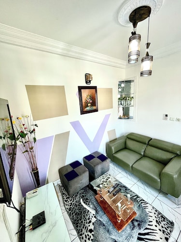 Studio B4 Fustel City, Bonamoussadi Santa Lucia, WiFi, canal, well, janitor 