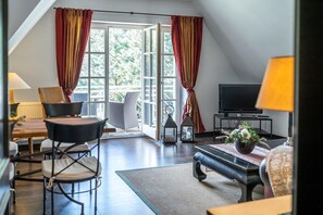 TV, stereo - Vacation apartment KM1 "Seeadler" - 2-room apartment with one bedroom in a quiet location (Klein-Müritz)