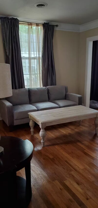 Charming 3-bedroom house with AC and WiFi in serene Cheraw