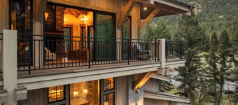 MTNLUX One of a Kind Fire Tower Big Sky with Hot Tub, Sauna Fitness/Game Room.