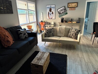 Cozy 1-Large bedroom apartment newly renovated in Midtown Memphis, Wi-Fi, AC