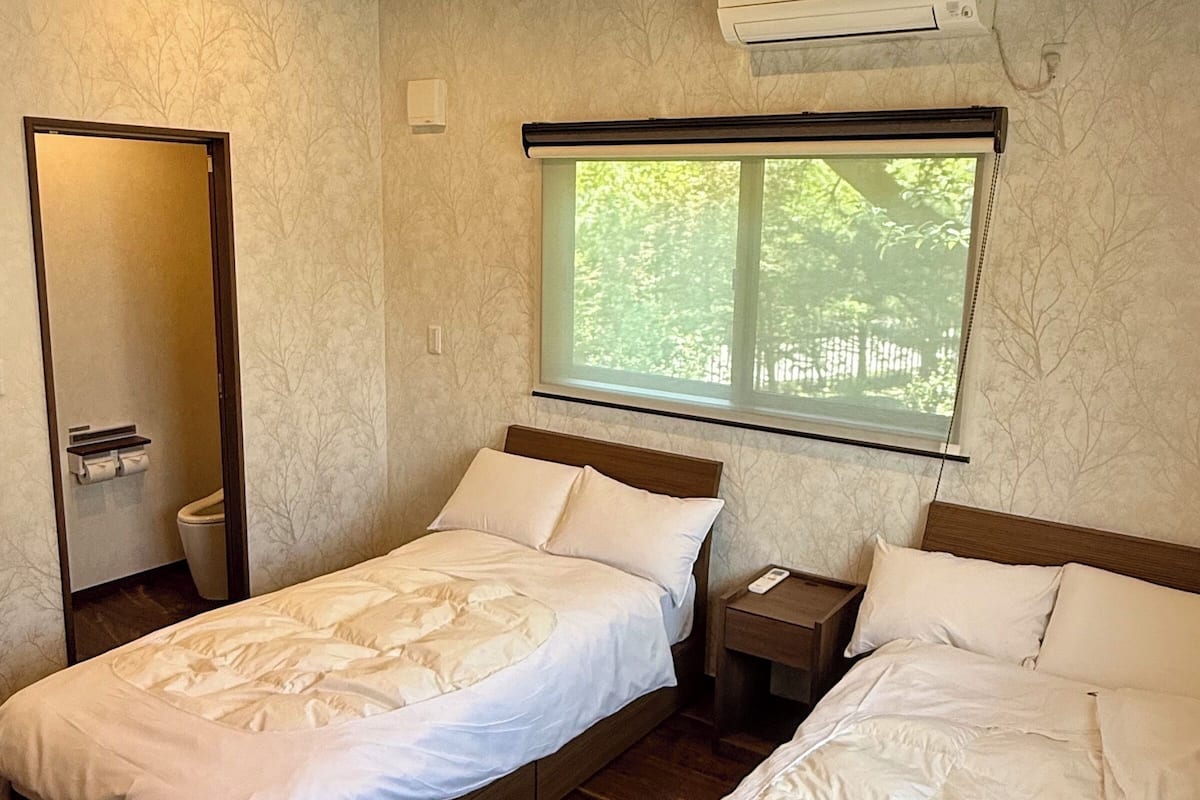 1 bedroom, free WiFi, bed sheets