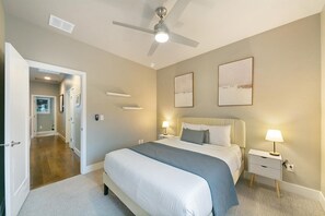 3 Schlafzimmer, Schreibtisch, Bügeleisen/Bügelbrett, kostenloses WLAN