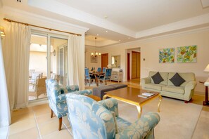 TV, DVD player, stereo - Discover luxury at our 3-Bedroom Linked Villa with communal pool access (Vila Nova de Cacela)