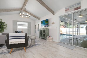 Interior - ⚓Waterfall Retreat! Private heated pool/spa Min from AMI⚓ (Bradenton)