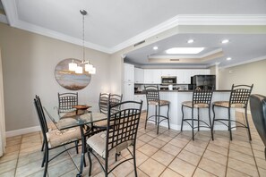 Dining - WATERFRONT CONDO RESORT, LAZY RIVER, BOAT DOCKS (Orange Beach)