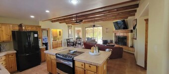 Cave Creek Southwest hospitality sleeps 12