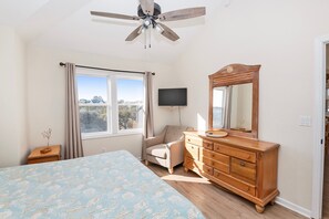 6 عدّة غرف نوم ومكواة/لوح كي وواي فاي مجانًا وملاءات أسرّة