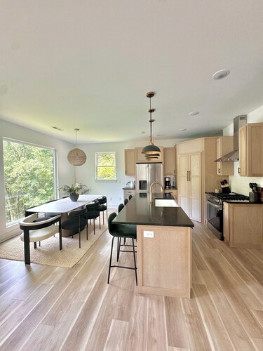 Peaceful place to recharge, within steps to Center Hill Lake!