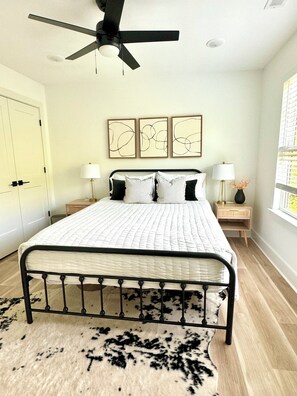 3 sovrum, strykjärn/strykbräda, gratis wi-fi och sängkläder