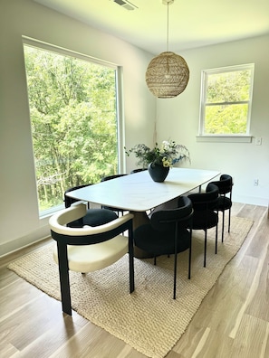 Dining - Peaceful place to recharge, within steps to Center Hill Lake! (Lancaster)