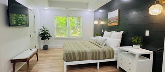 Peaceful place to recharge, within steps to Center Hill Lake!