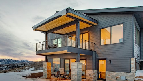 Modern Tollgate Canyon Luxury Stonezee