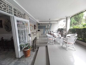 Bagian depan properti