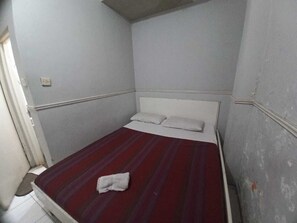 Habitación económica | Escritorio y wifi gratis