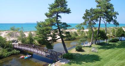 Waterfront 1 bedroom escape on Lake Michigan in Glen Arbor MI