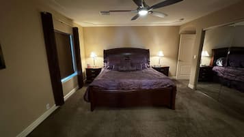 3 bedrooms, desk, WiFi, bed sheets