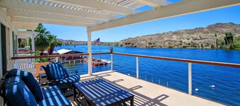 MEGA Dock House on the Strip