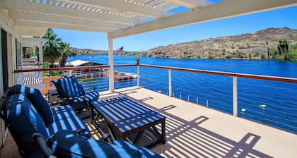 MEGA Dock House on the Strip