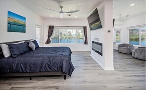 5 bedrooms, desk, iron/ironing board, WiFi