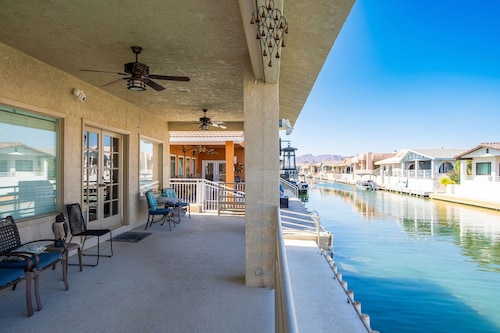 Oceans 11, Canal Front Family Fun, 60-FT Dock