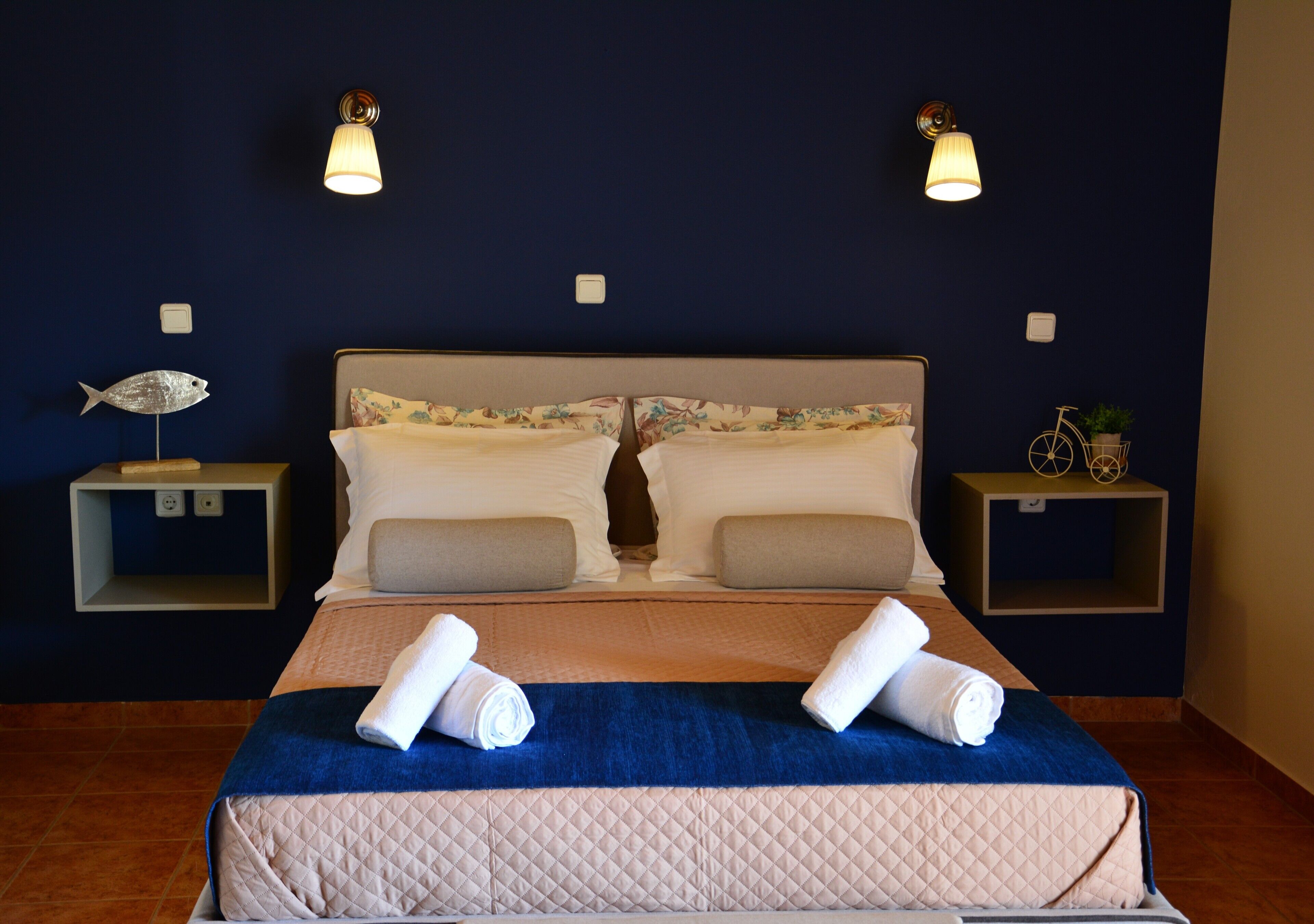1 bedroom, in-room safe, iron/ironing board, free WiFi